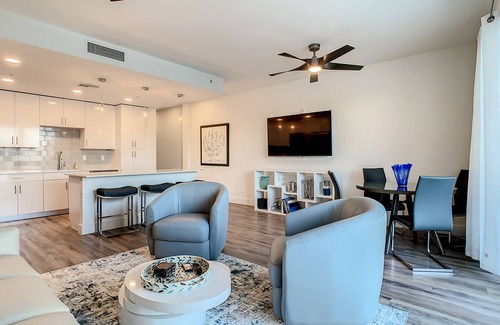 North Trail Condo | BRAND NEW CONDO WITH BAY VIEWS IN DOWNTOWN SARASOTA.