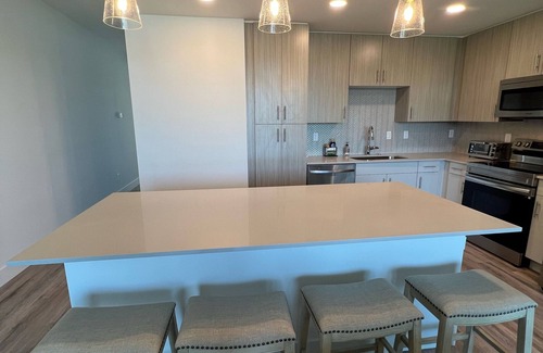 North Trail Condo | Brand new deluxe Sarasota condo close to everything!