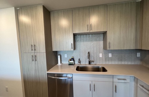 North Trail Condo | Brand new deluxe Sarasota condo close to everything!