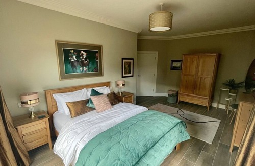 Rostrevor House | Brand new ECO Build in heart of village , near sea and mountains