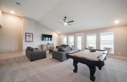 Montgomery House | Brand new, family friendly, waterfront lake house.