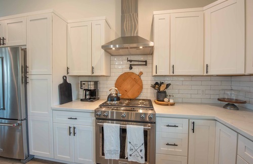 Paso Robles House | Brand-new Farmhouse Style Ranch w/Fire Pit in the heart of Paso Robles!