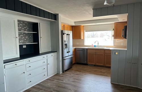 Sister Lakes Apartment | Brand new for 2023: The Sunset Suite at Driftwood! 4 bed, 2 bath, 2500 SQFT