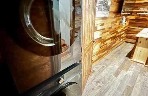 Chalet Village North House | Brand NEW! Great VIEWS! 5*Cabin, Game Room Hot Tub