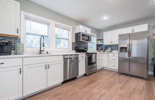 Scotts House | Brand New & High Quality Reno w/Great Location