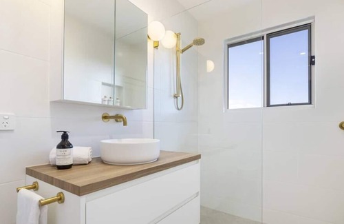 Valdora House | Brand-new Hinterland Retreat Valdora with Studio