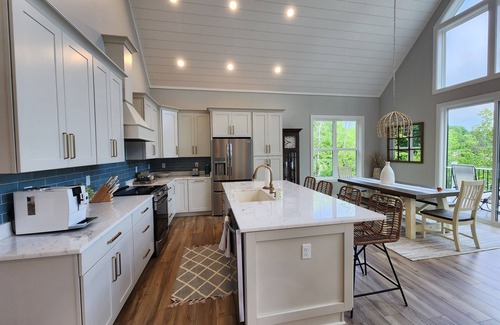 Lynn House | Brand new house with boat house on a spring fed private lake.