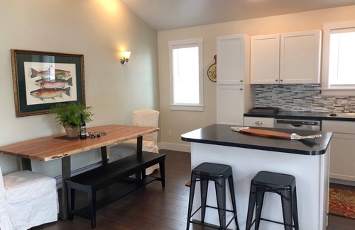 Hailey House | Brand new loft retreat with sweeping mountain views
