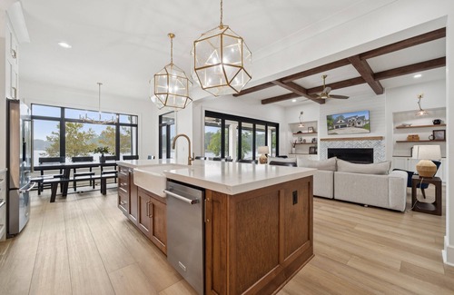 Lake Norman of Catawba House | Brand New Luxurious Modern Farmhouse with Pool and Hot Tub - Beauitful Views!