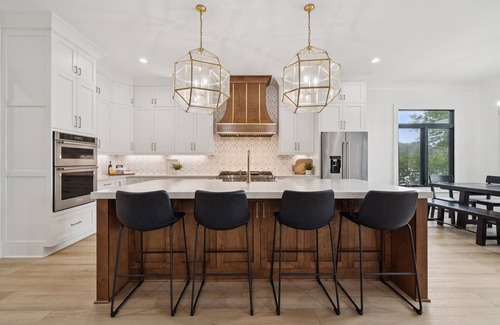Lake Norman of Catawba House | Brand New Luxurious Modern Farmhouse with Pool and Hot Tub - Beauitful Views!