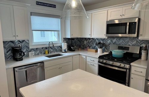 Normandy Beach House | Brand New Mantoloking Beach Block 3BR Townhouse with Dedicated Parking