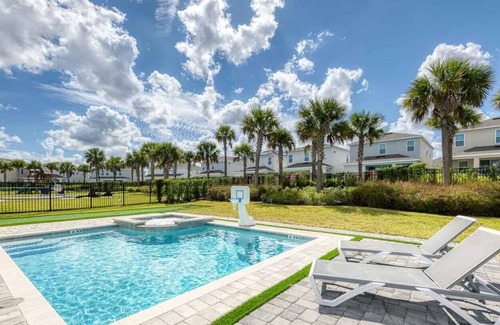 Bay Lake Villa | BRAND NEW MAY 2022/Foosball/Pool/Free shuttle Disney/Pool&Spa/Home Theatre/Games