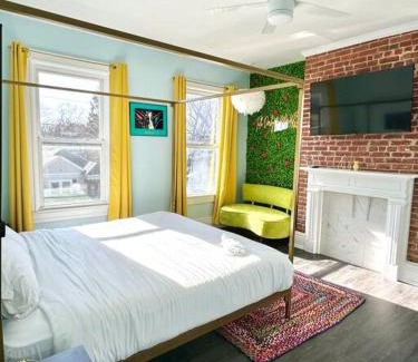Louisville Apartment | Brand new! Walk to all + 12 mins to Derby!