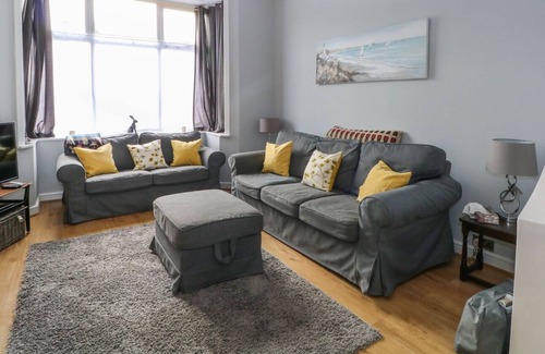 Southport Cottage | BRANDONS, pet friendly, with a garden in Southport