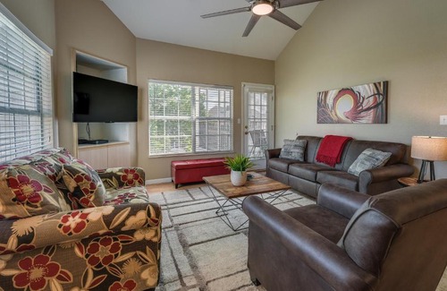 Table Rock Apartment | Branson Vacation Rental with Pools and Hot Tub!