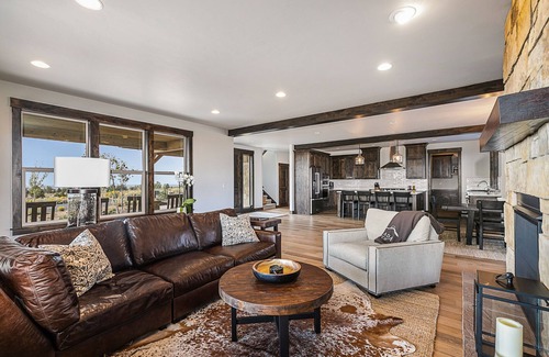 Powell Butte House | Brasada Ranch Panoramic Views - 4 Bdrm w/Hot Tub and Activity Lawn