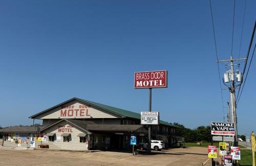 Gassville Hotel | Brass Door Motel