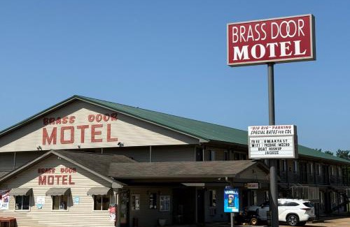 Gassville Hotel | Brass Door Motel