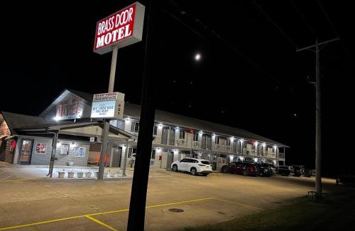 Gassville Hotel | Brass Door Motel