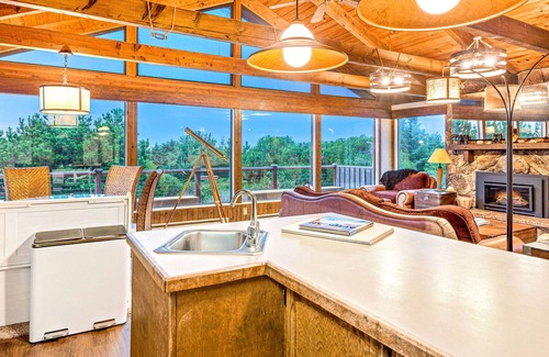 Copalis Beach House | Brathouse By The Sea - Easy Access to the Pacific