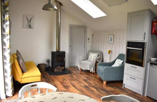 Mawnan Smith House | Bream Barn - sea view, woodburner, easy walk to the beach, parking, full kitchen