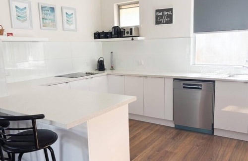 Lancelin House | Breathe Ezy - Welcome to Breathe Ezy, a spacious 7-bedroom home
