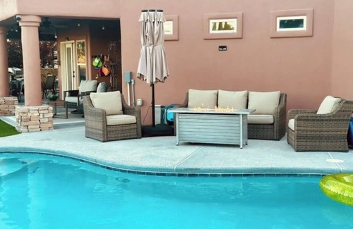 Las Cruces House | Breathe Taking Mountain View: Pool, Hot Tub, Arcade Room & Amazing Views!