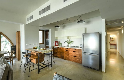Jaffa Apartment | Breathtaking 3 BR Apt w Sea View in Central Jaffa