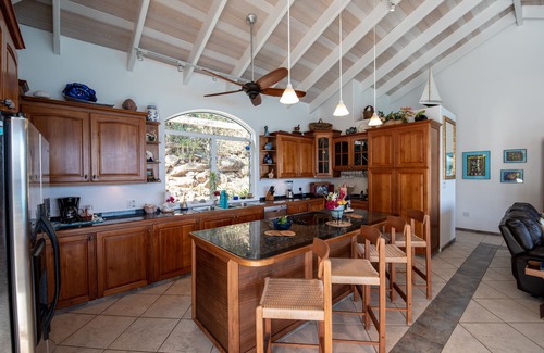 Rendezvous & Ditleff Villa | Breathtaking 4bdrm Waterfront Villa! Walk To The Beach! Tesla + Solar Backup!