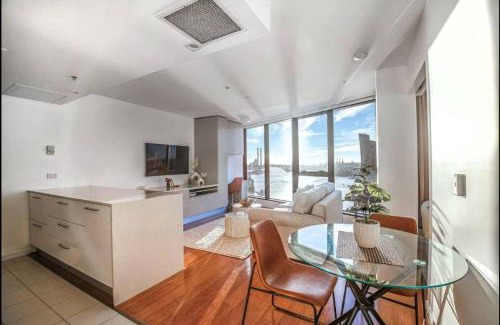 Docklands Apartment | Breathtaking Harbour Views