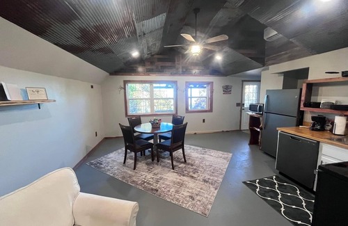 Gamaliel Cabin | Breathtaking lake view on Lake Norfork. “804 HUT”- the reel escape!