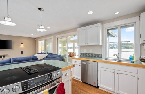 Otis House | Breathtaking Lakeside Views, One Mile to Casino and Ocean, Sunroom Year Round, Dock and Pet Friendly