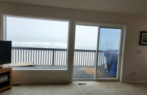 Logsden House | Breathtaking Ocean Front Home!