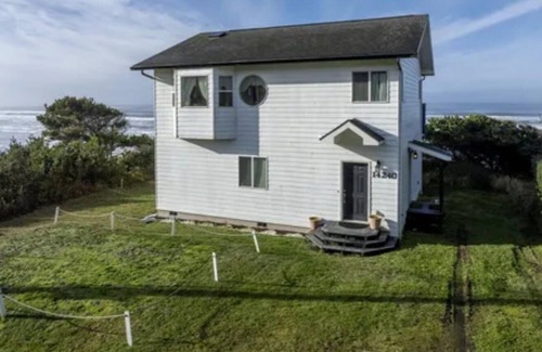 Logsden House | Breathtaking Ocean Front Home!