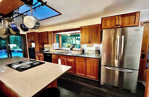 Montague House | Breathtaking Sunsets,Private Beach Access, Game Room, Fire Pit and More!