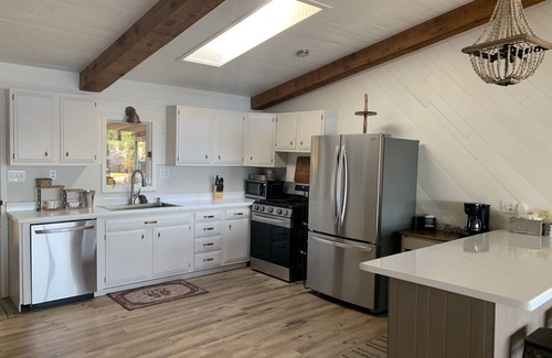 Pequot Lakes Cabin | Breathtaking Views, Beautiful Cabin