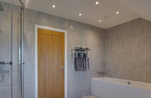 Coelbren Ski Chalet | Breconview Lodge in the beautiful Neath