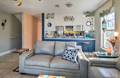 Ono Island House | 'Breezy Heights' Townhome < 1 Mi to Beach