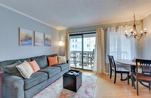 Tybee Island Apartment | Breezy Tybee Island Condo - 100 Yards from Beach!