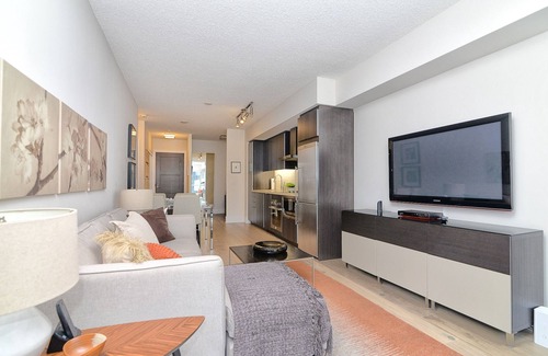 Downtown Toronto Condo | Bremner Blvd-CN Tower-Union Station