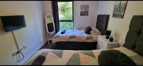 Brentwood Apartment | Brentwood Town Retreat - Large 2 bedroom apartment