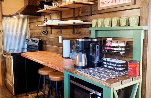 Means Cabin | Briar Patch Cabin RRG: Firepit, Sunset, WIFI