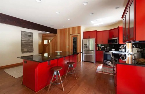 Rhododendron House | Briarwood House on Mt. Hood- Peace and Serenity- Bike/hike/board/ski