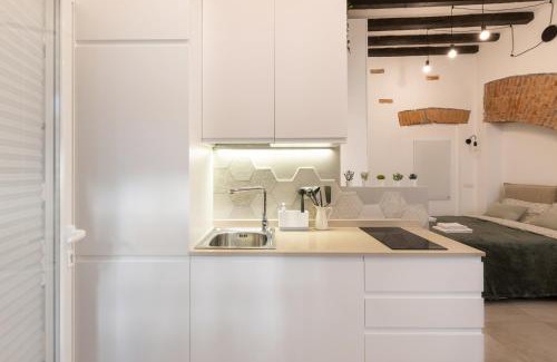 Porta Venezia Apartment | Bricks & Beams Studio in the key area of Milan