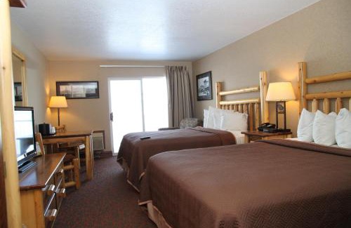 Mackinaw City Hotel | Bridge Vista Beach Hotel and Convention Center