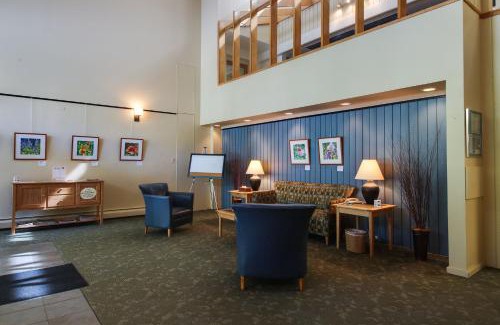 Warren Apartment | Bridges 95