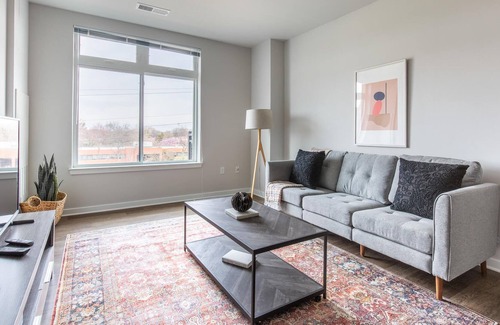 Reston Apartment | Bright 1BR in Reston Near Parks + Metro, Pets OK