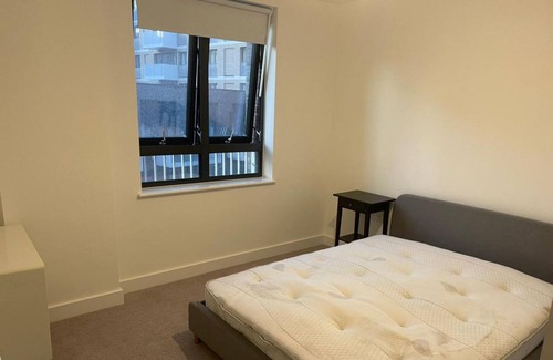 Park Royal Apartment | Bright 2 Bed 1 Bath in LONDON SK