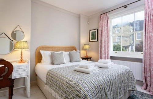 Northcote Apartment | Bright 2 Bedroom Apartment with Garden in Clapham