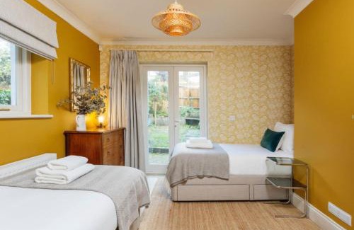Northcote Apartment | Bright 2 Bedroom Apartment with Garden in Clapham